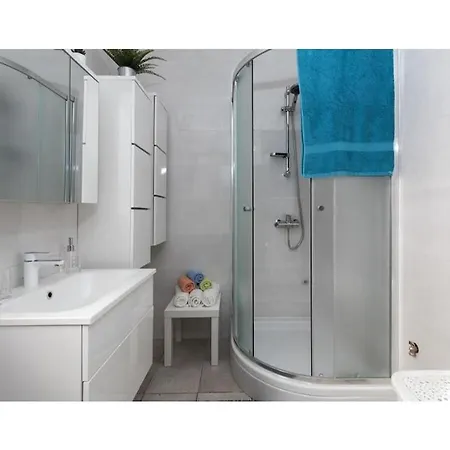 Vila In With Swimming Pool