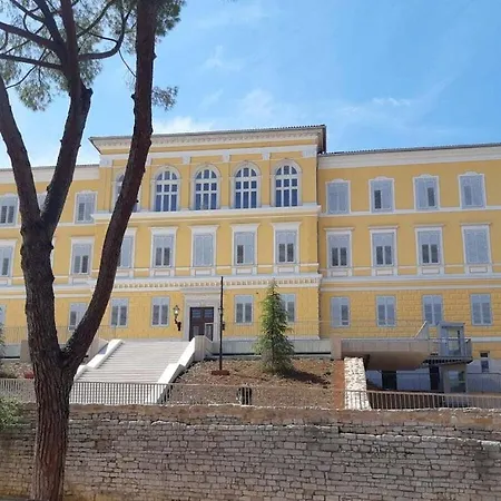 In Pula With Swimming Pool Villa