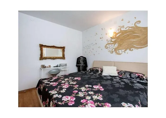 In Pula With Swimming Pool Villa *