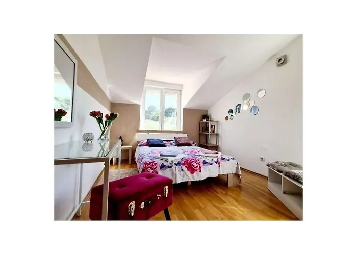 Villa In Pula With Swimming Pool