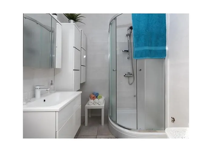 Villa In Pula With Swimming Pool