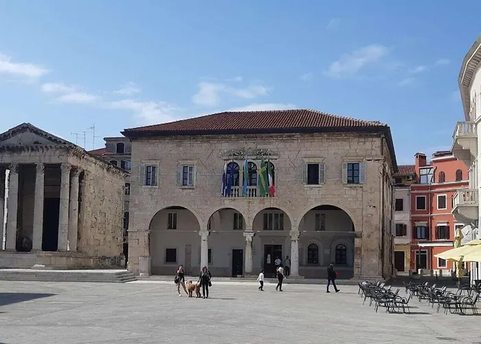 In Pula With Swimming Pool Villa