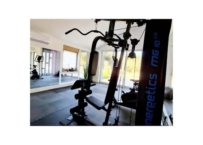 In With Swimming Pool Pula